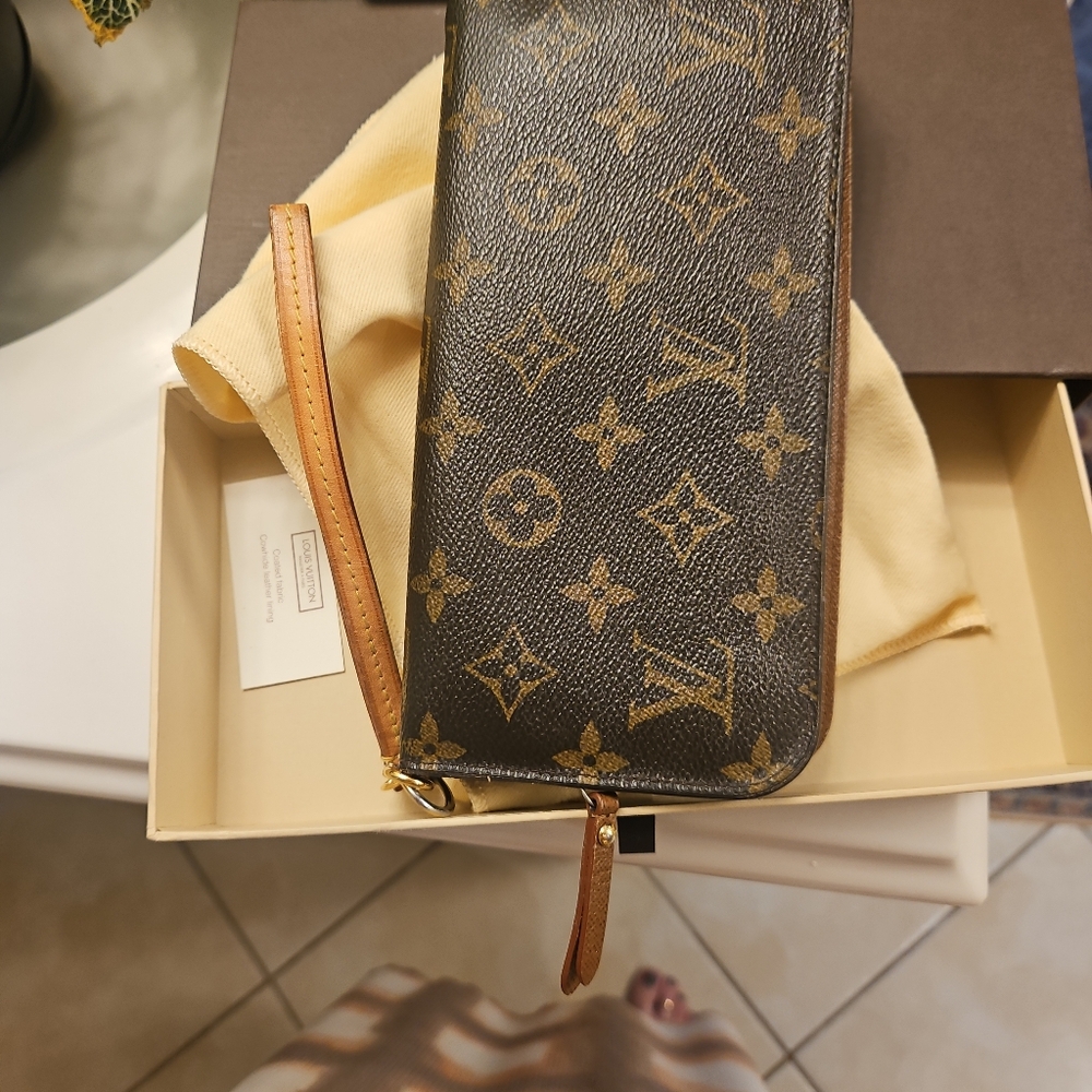 Louis Vuitton Wristlet wallet